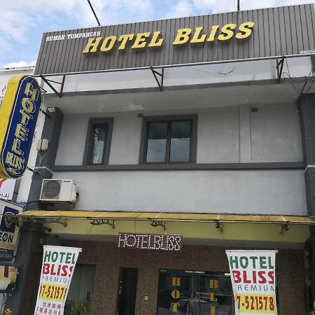 Hotel Bliss Skudai Exteriör bild